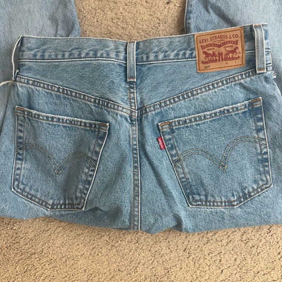 Levi 501 Jeans - Picture 2 of 2